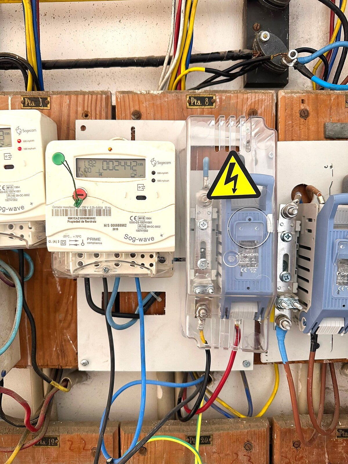 Furgoneta de VC Soluciones Eléctricas en Burjassot